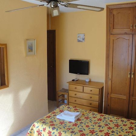 Hostal Cristina دينايا المظهر الخارجي الصورة