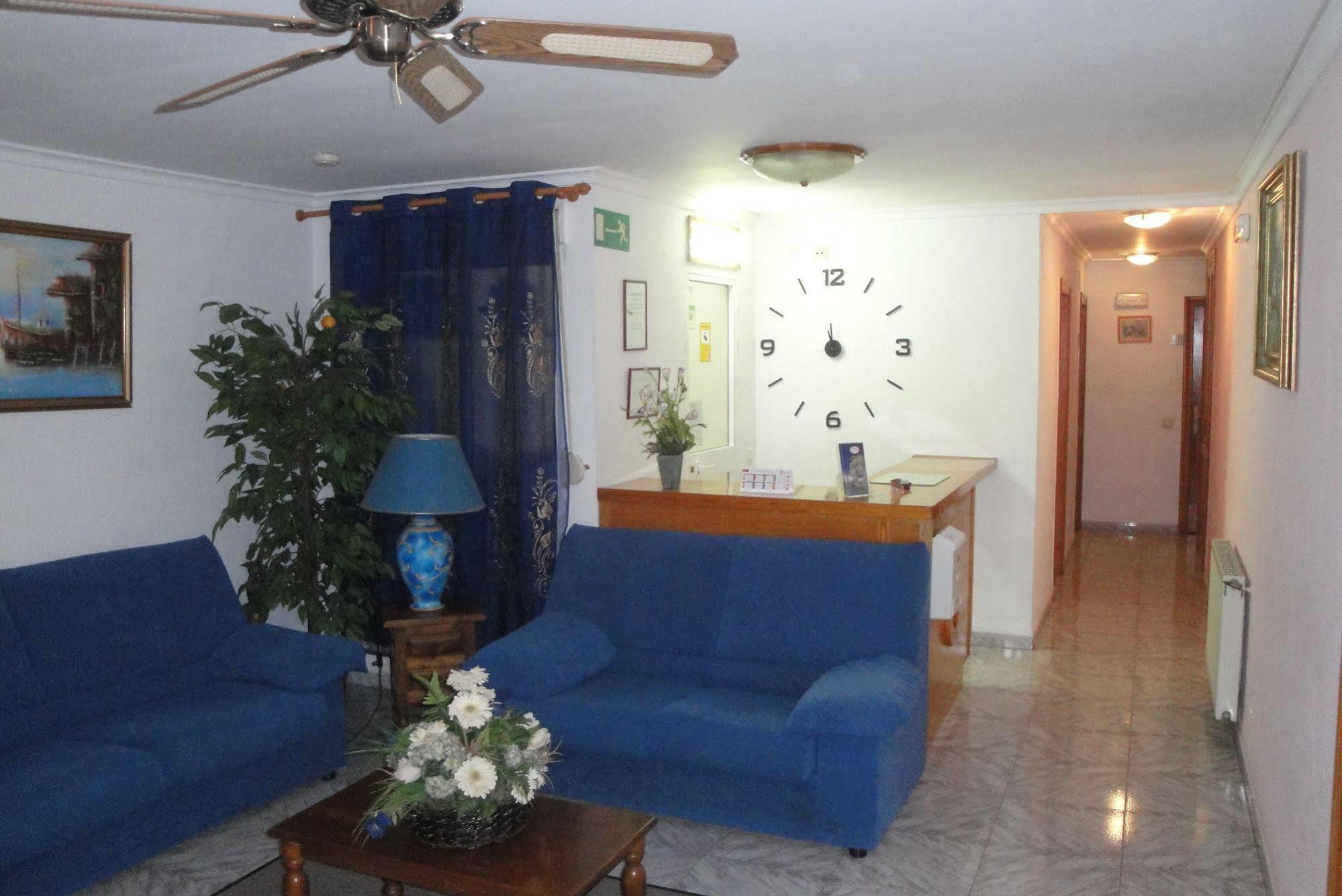 Hostal Cristina دينايا المظهر الخارجي الصورة